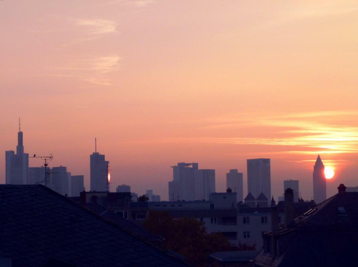 Citycentre Room For 1 Female Persons - Alternative Plus 1 Child Frankfurt am Main Exteriör bild